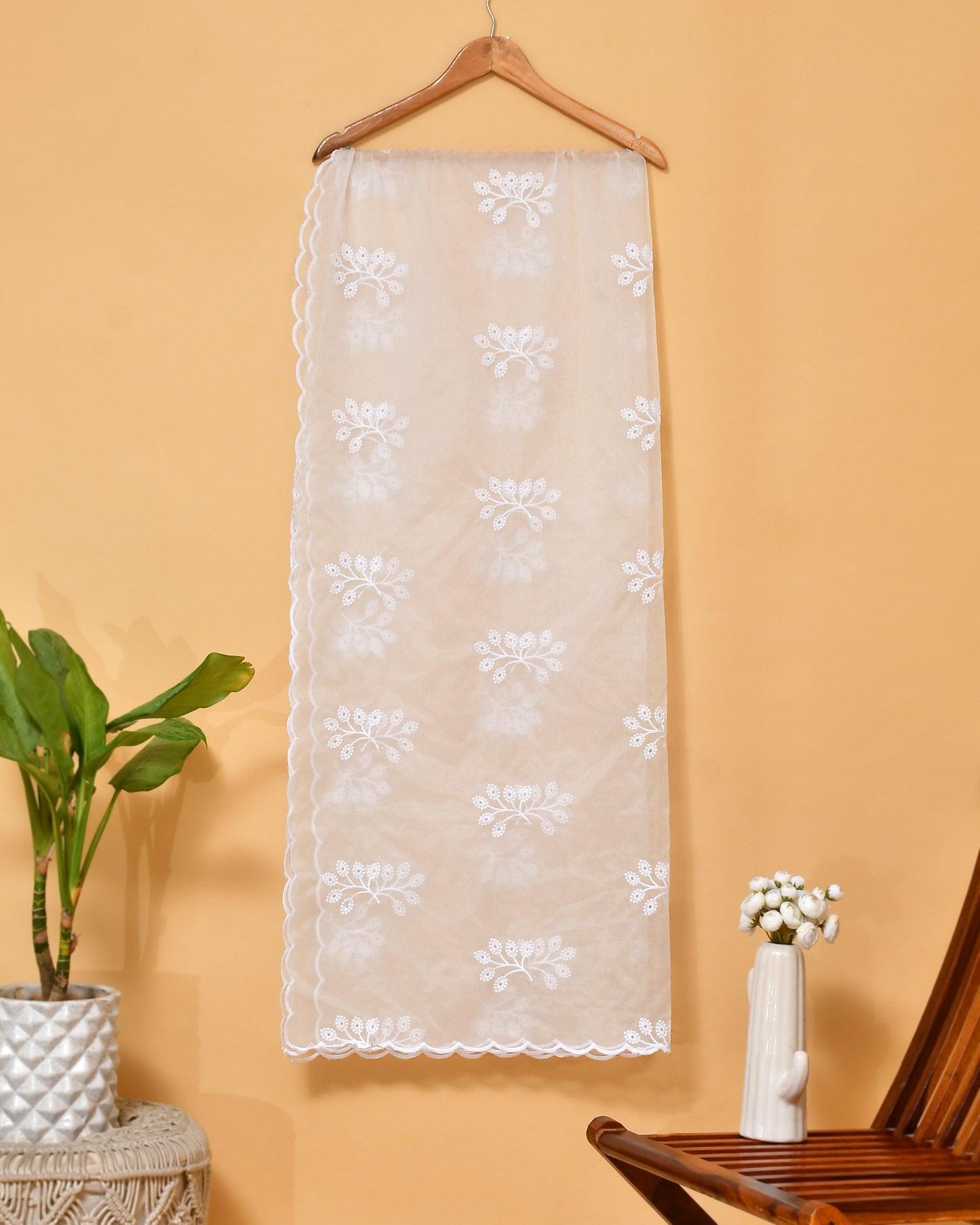 White Embroidered Scalloped Organza Dupatta